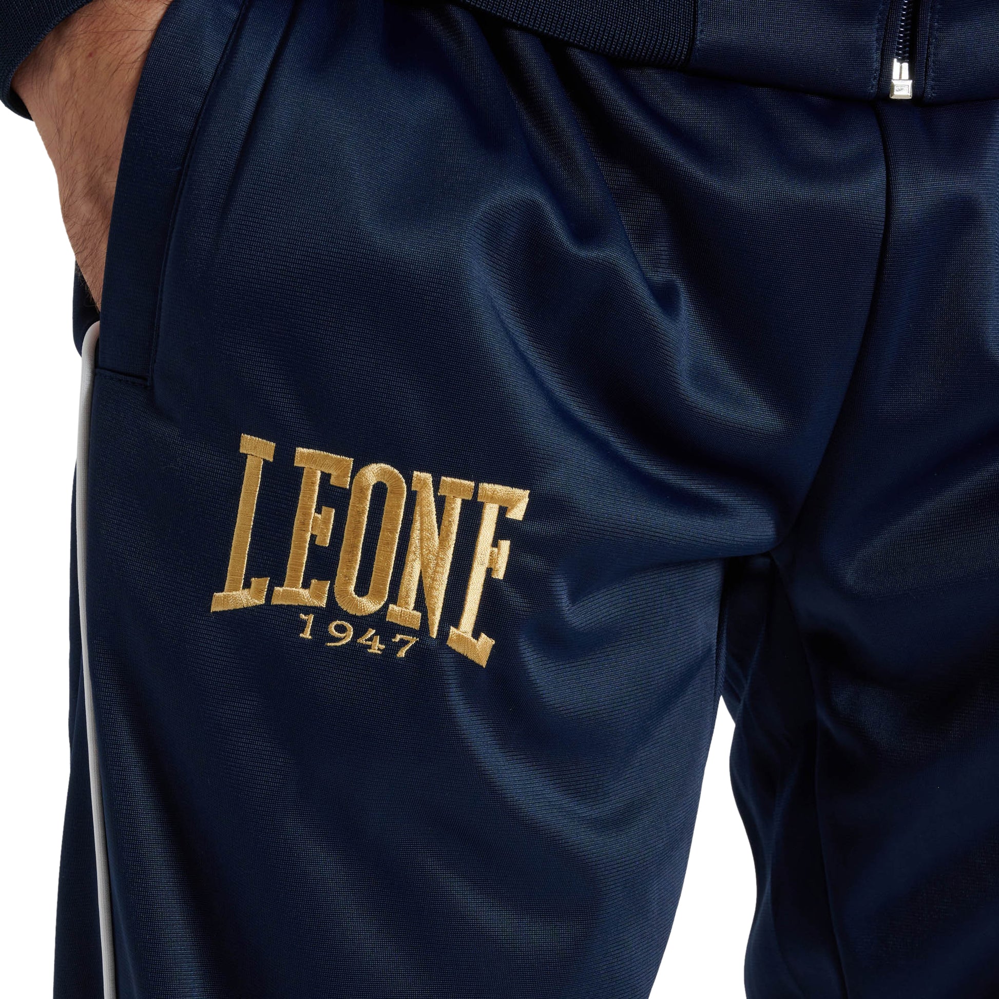 PREMIUM TRACKSUIT
AB300