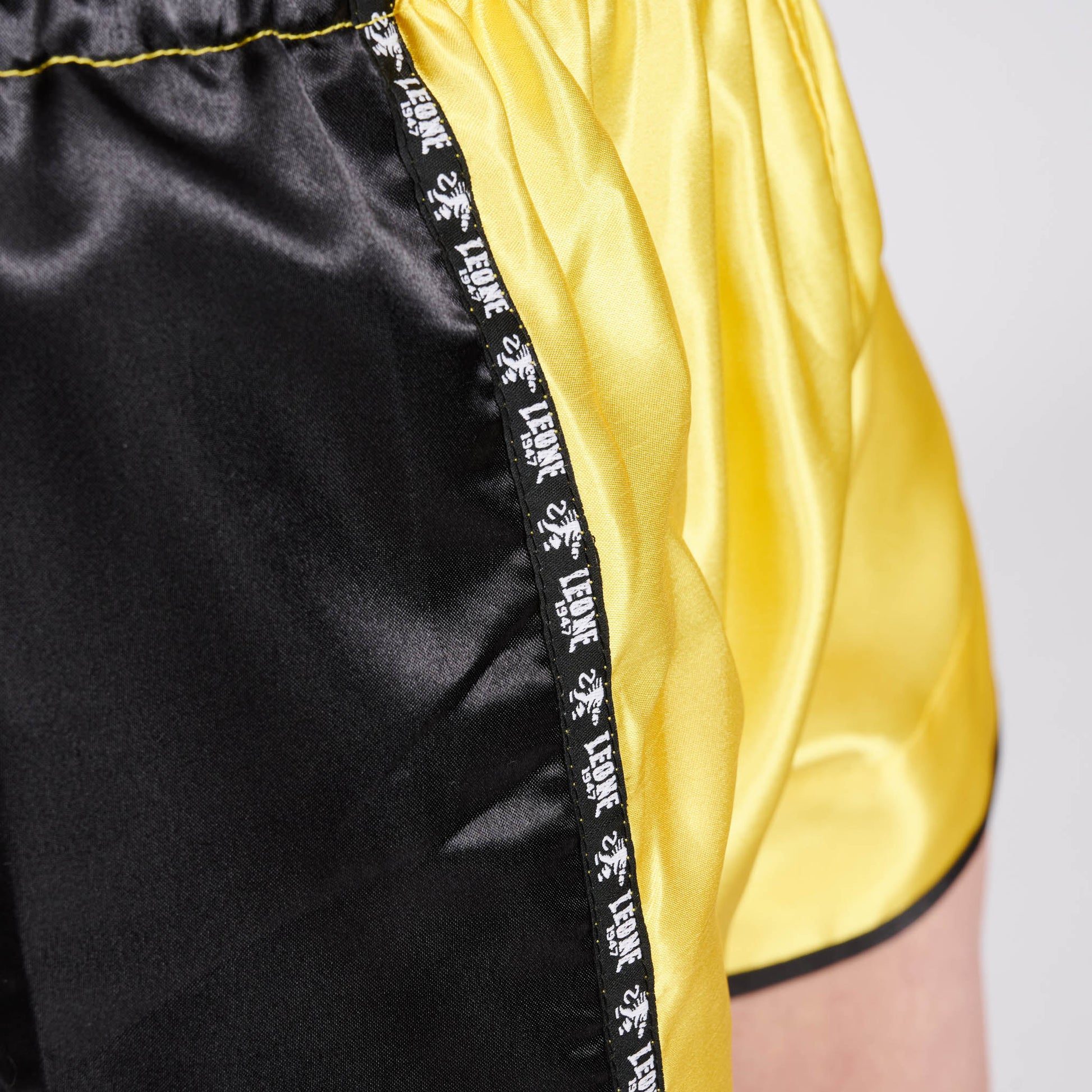 TRAINING THAI SHORTS
AB760