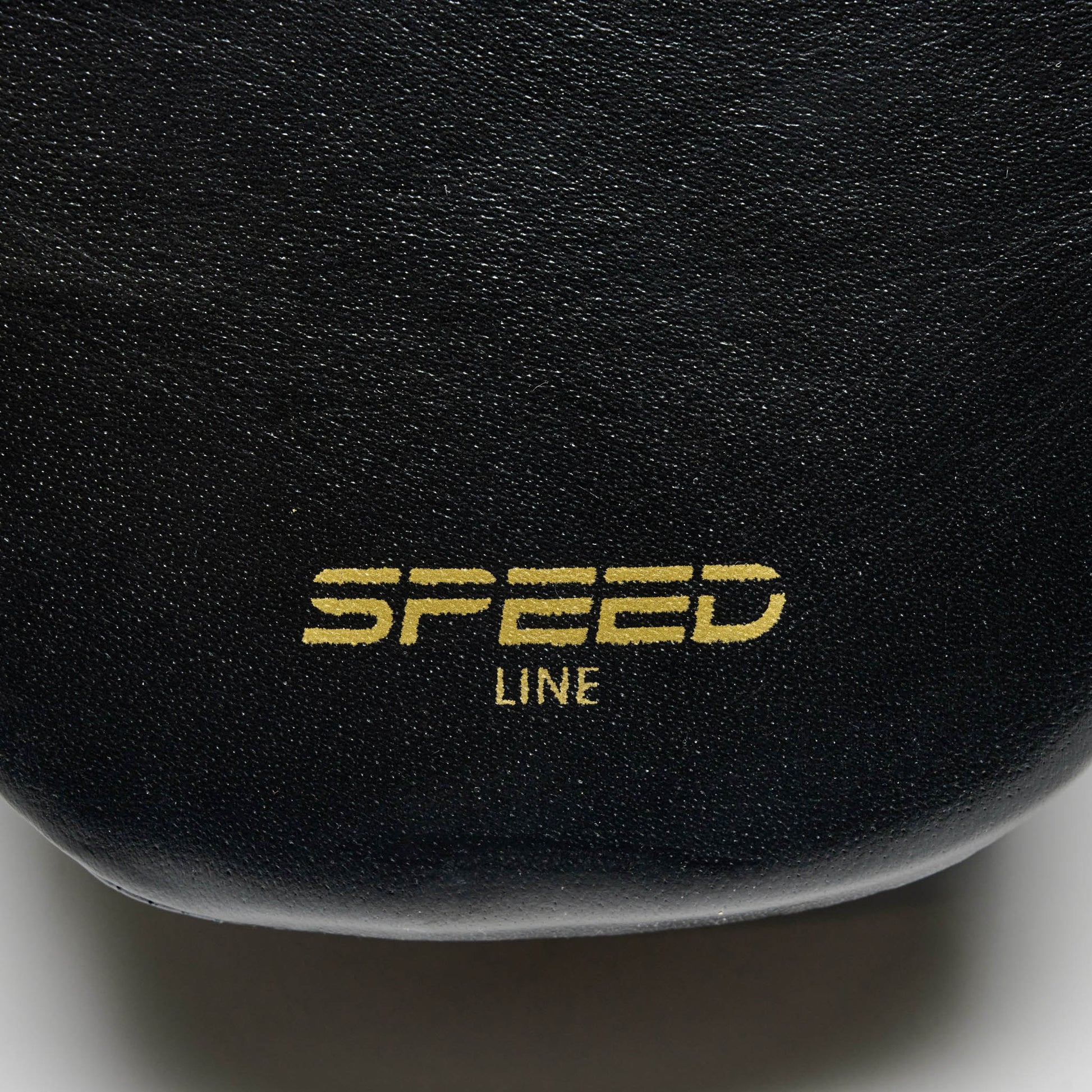 SPEED LINE STRIKING MITTS
GM520