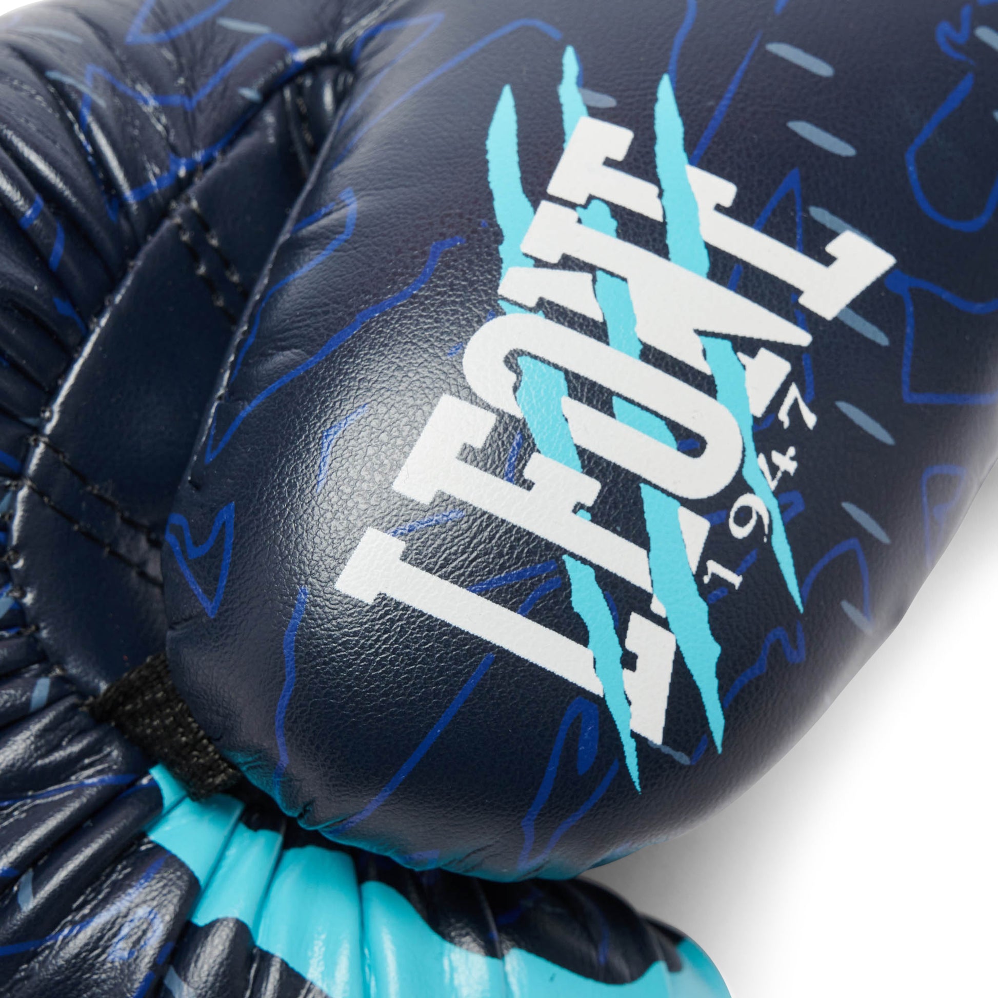 PRIMAL INSTINCT BOXING GLOVES
GN004