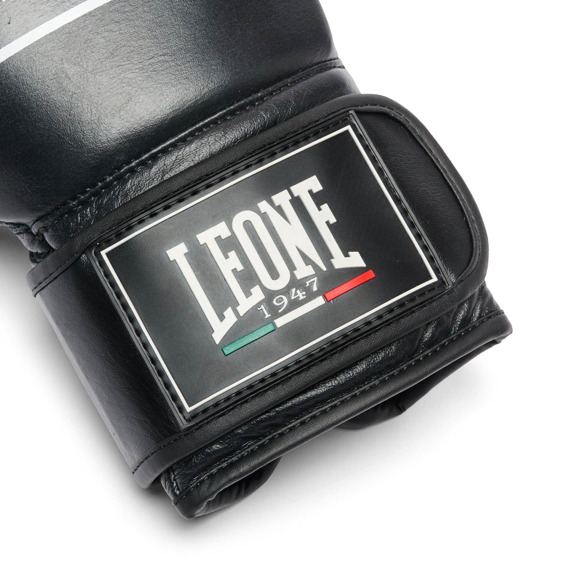SHOCK PRO BOXING GLOVES
GN057