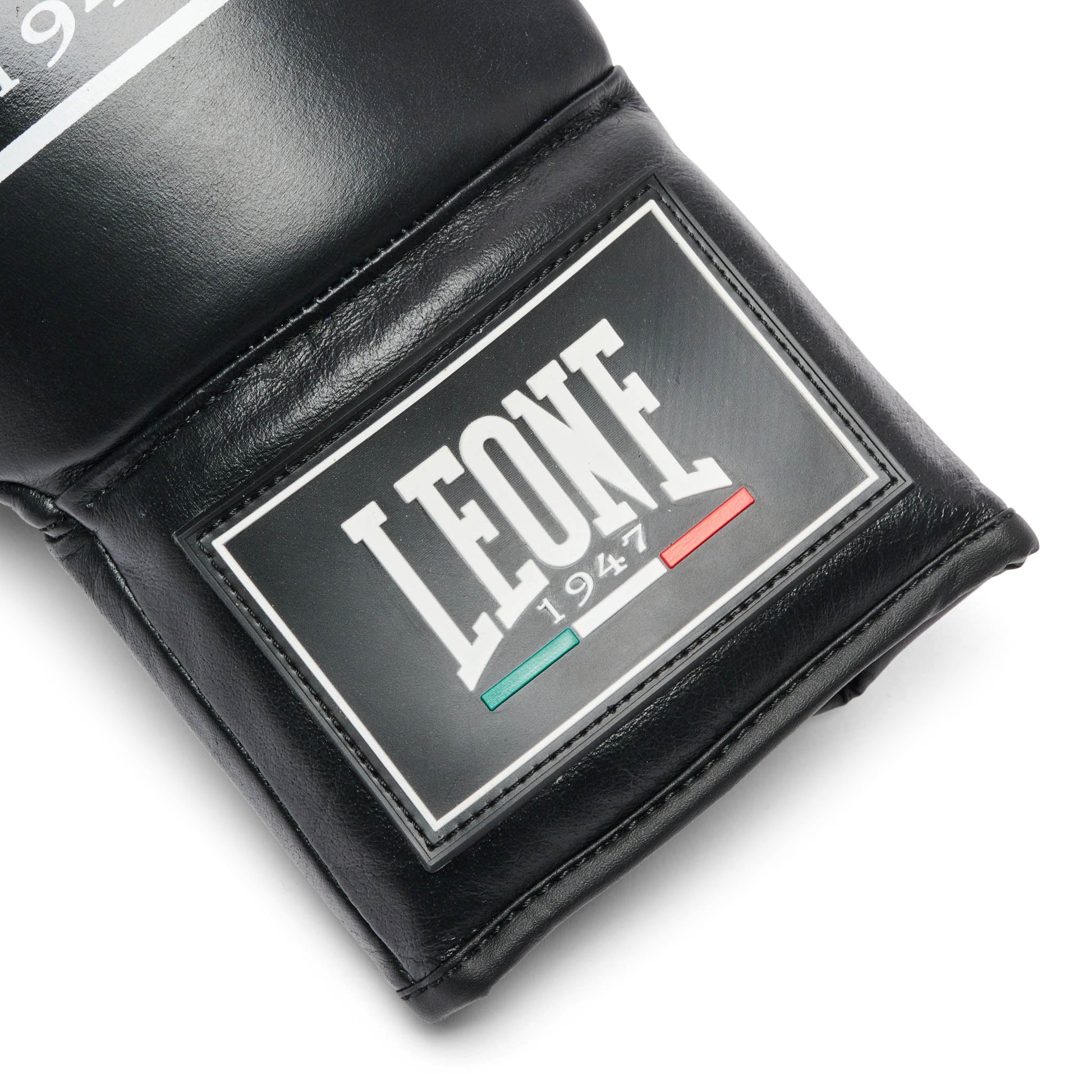 SHOCK PRO BOXING GLOVES
GN057L