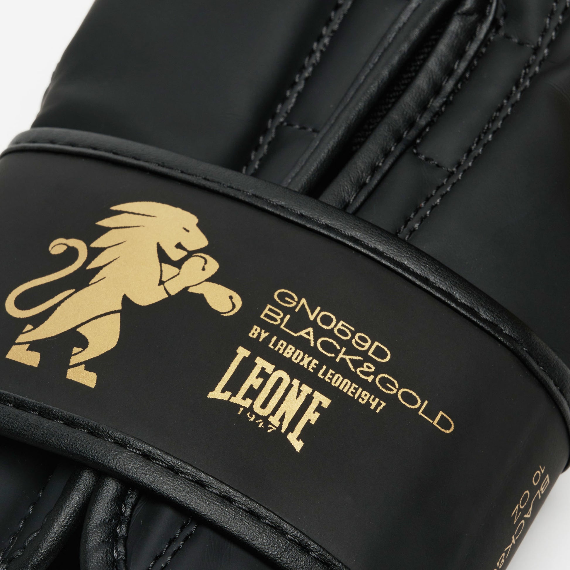 BLACK&GOLD BOXING GLOVES
GN059D