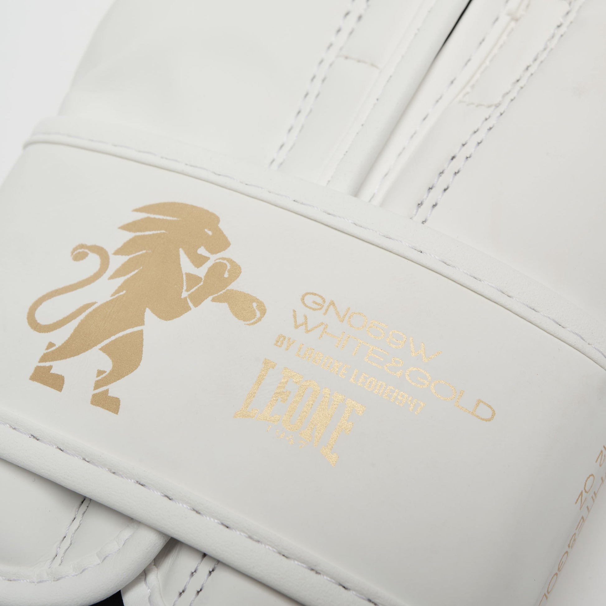 BLACK&GOLD BOXING GLOVES
GN059D
