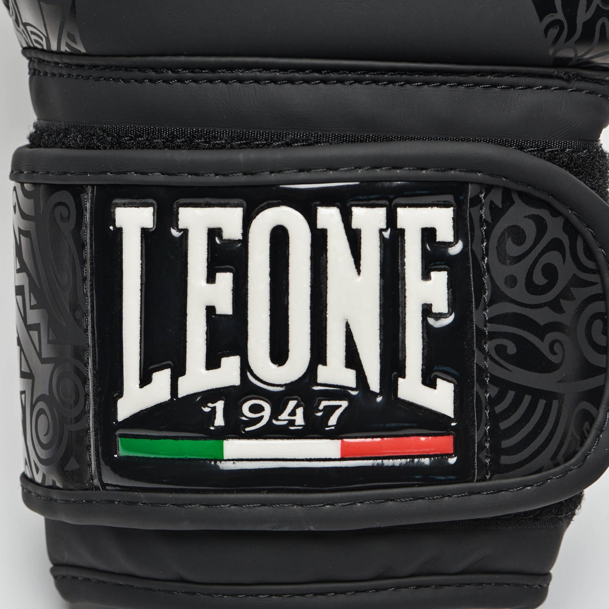 Maori Boxing Gloves
GN070