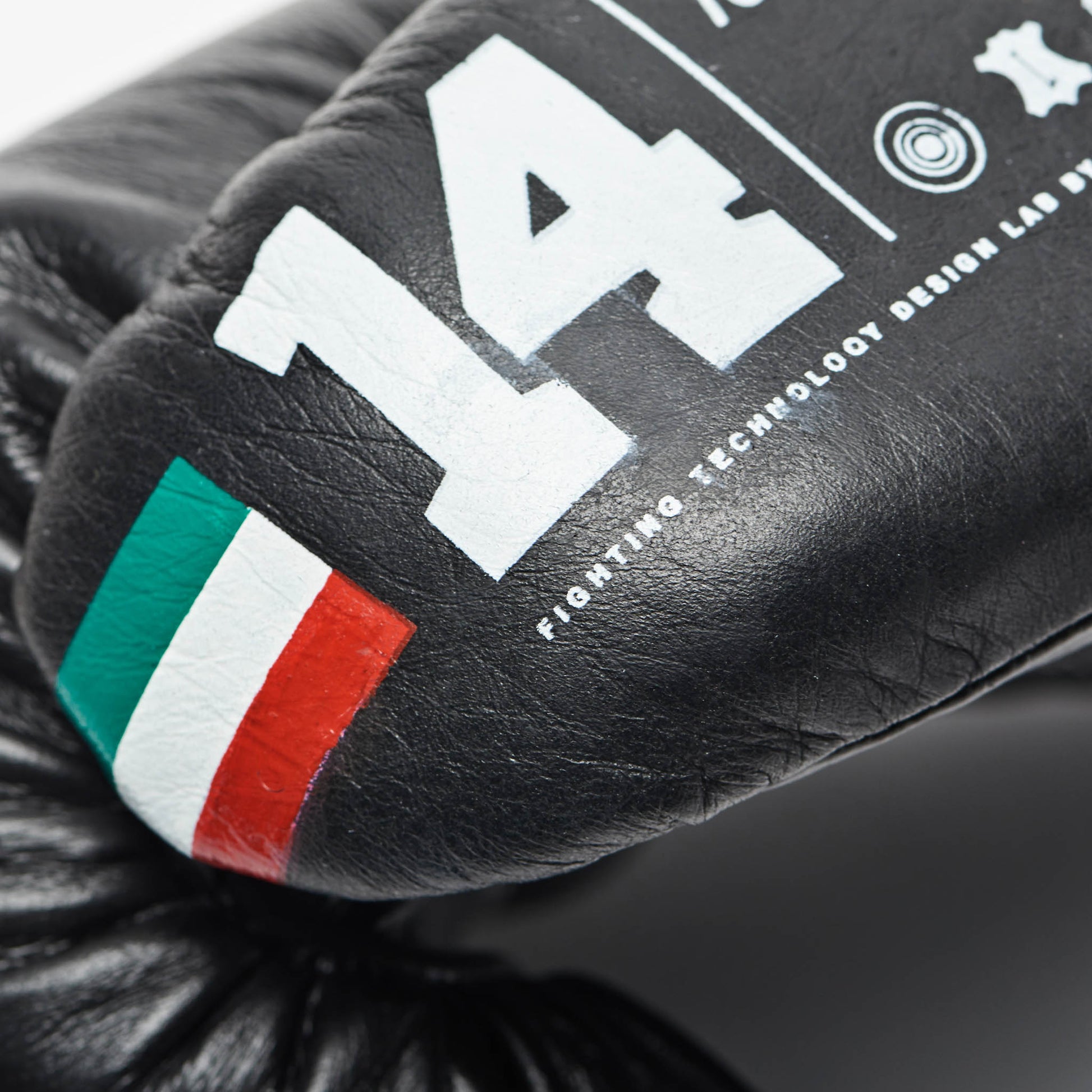 SHOCK PLUS BOXING GLOVES
GN102L