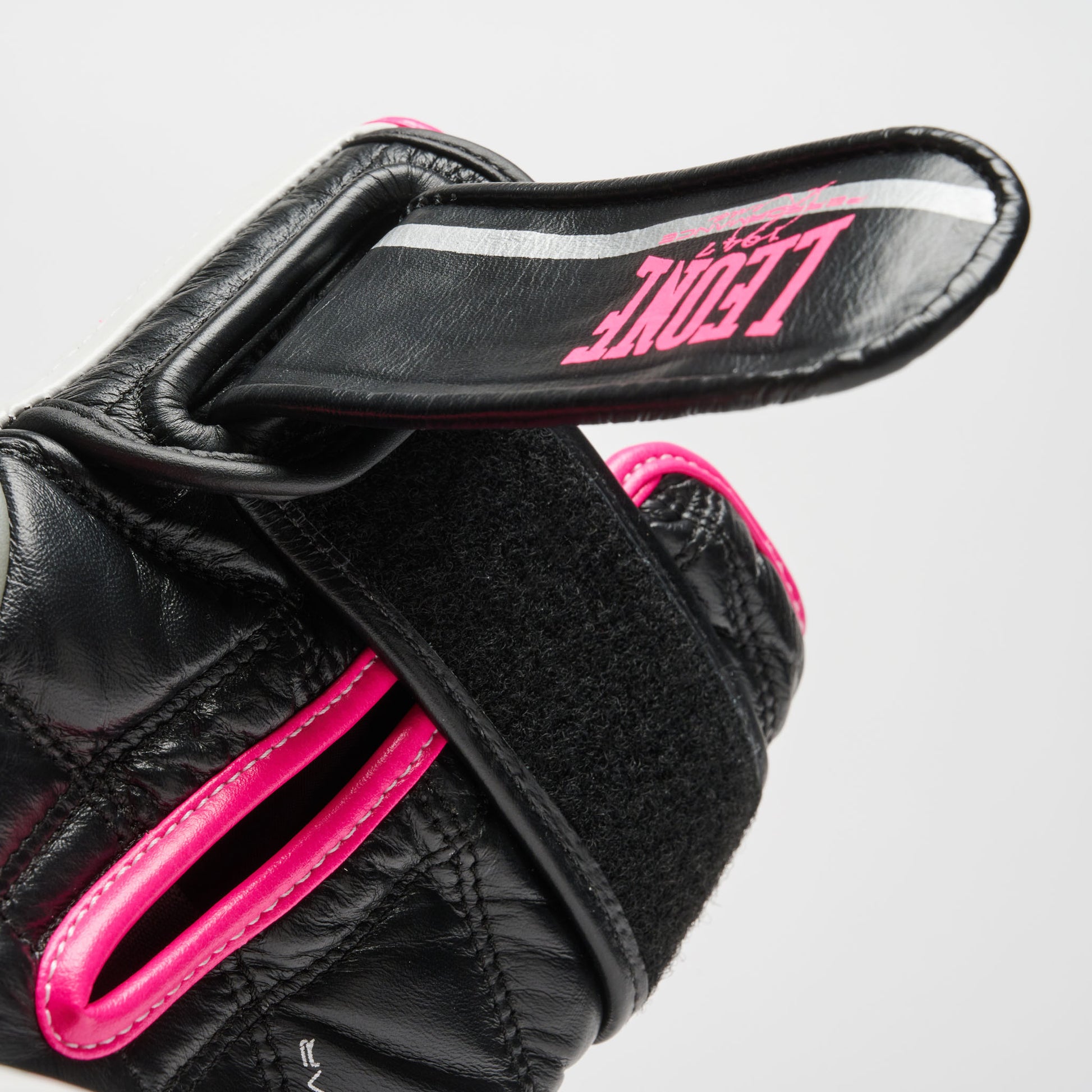 REVO FLUO BOXING GLOVES
GN110F