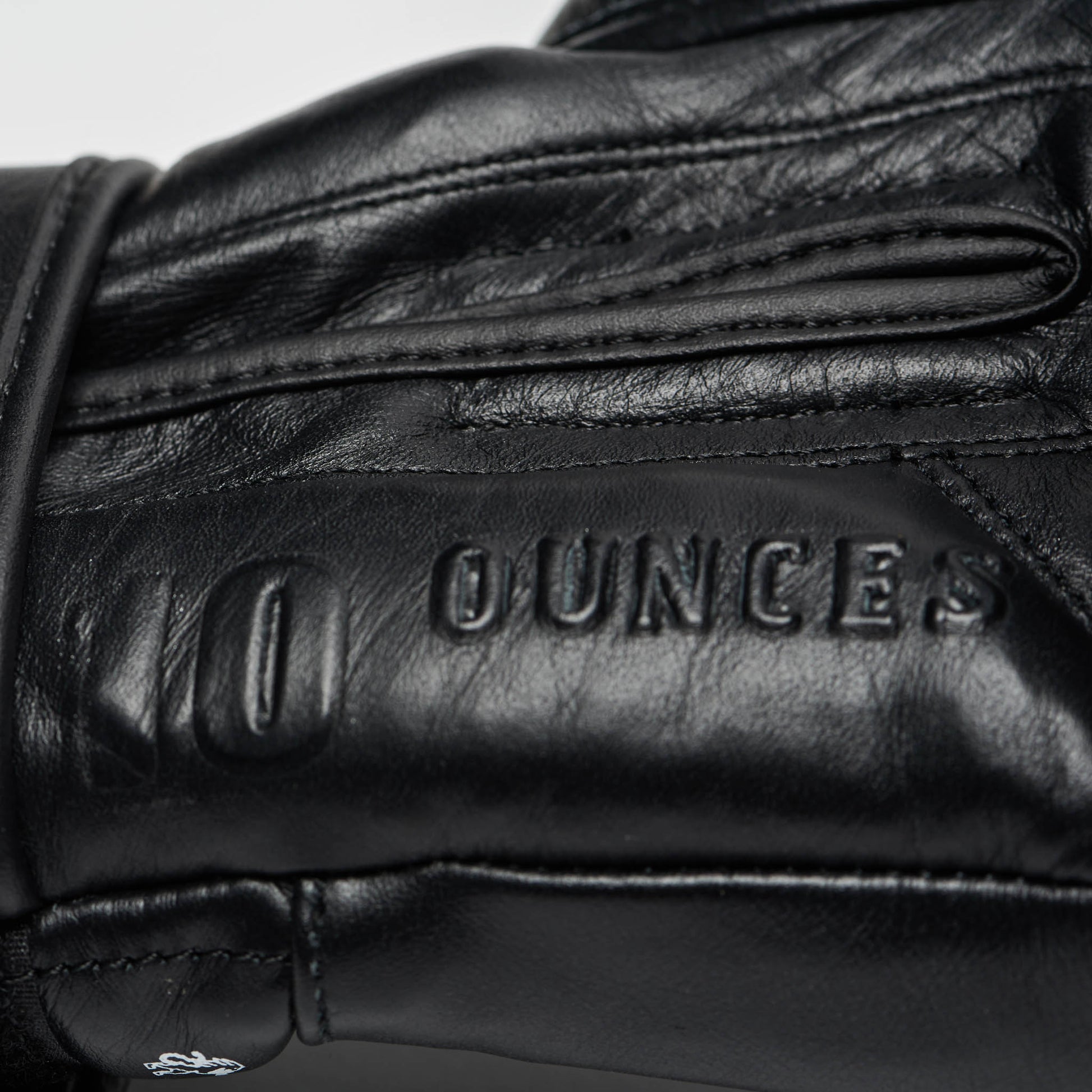 THE GREATEST BOXING GLOVES
GN111