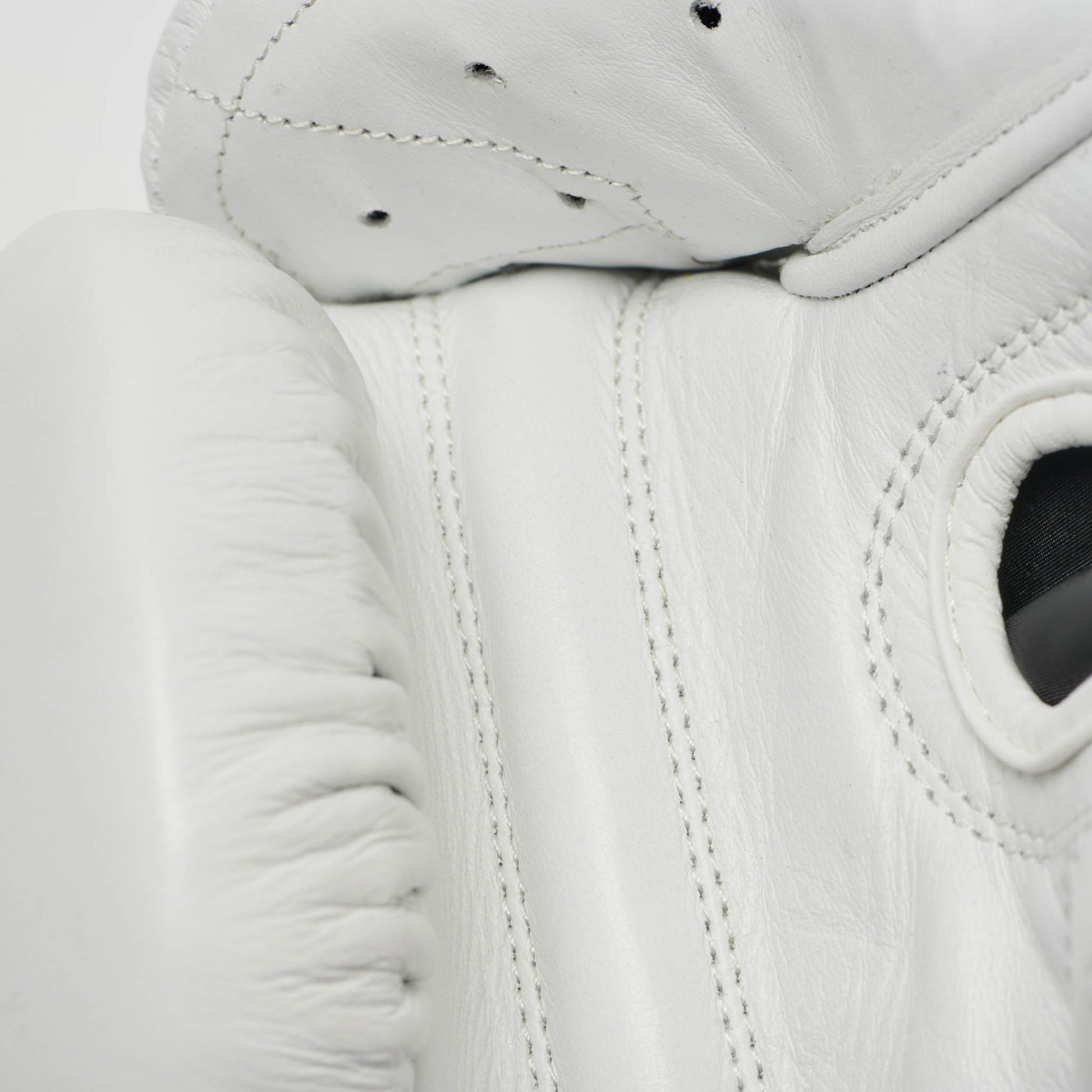 THE GREATEST BOXING GLOVES GN111