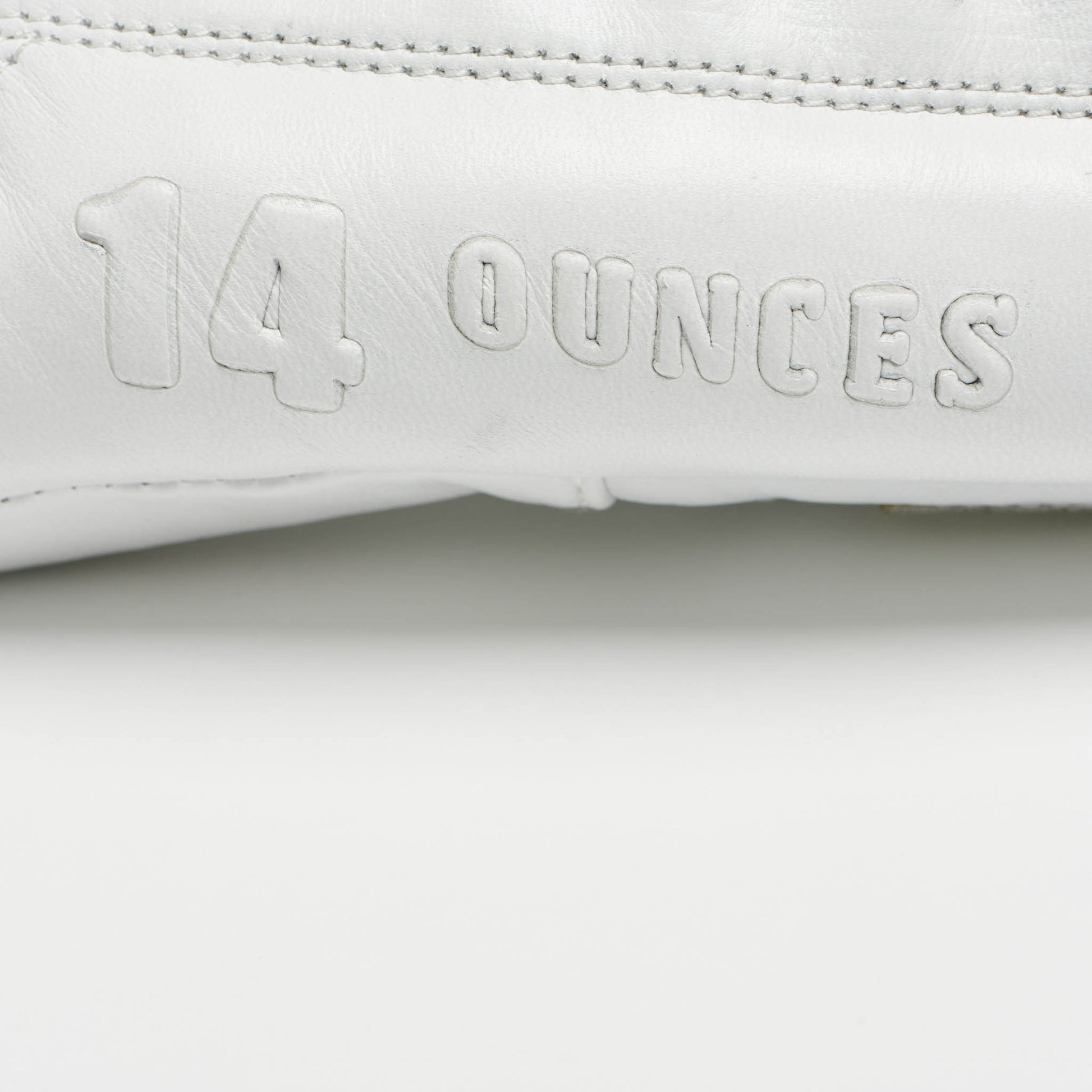 THE GREATEST BOXING GLOVES GN111