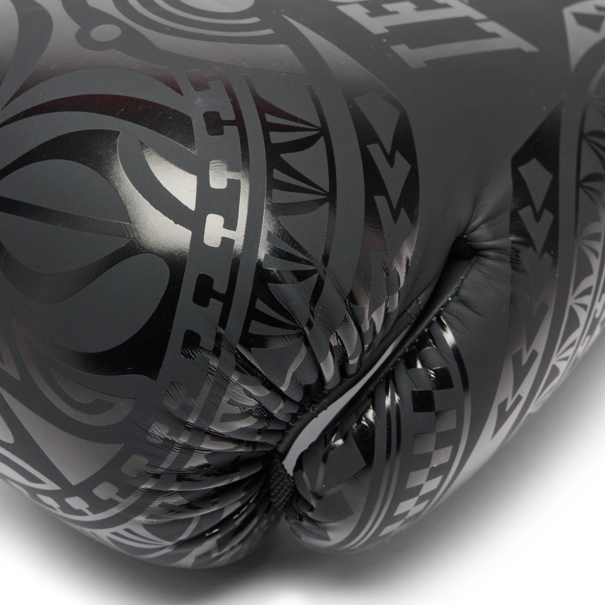 HAKA BOXING GLOVES
GN329