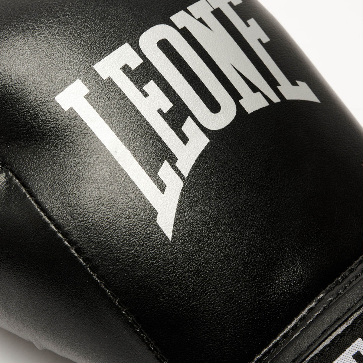 THUNDER BOXING GLOVES JUNIOR 
GN383J